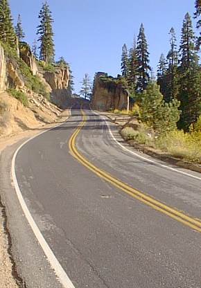 betweenrockssteep.jpg (24757 bytes)