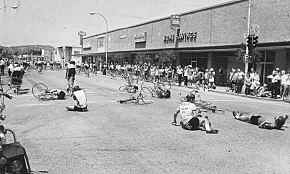 Crash.jpg (66175 bytes)